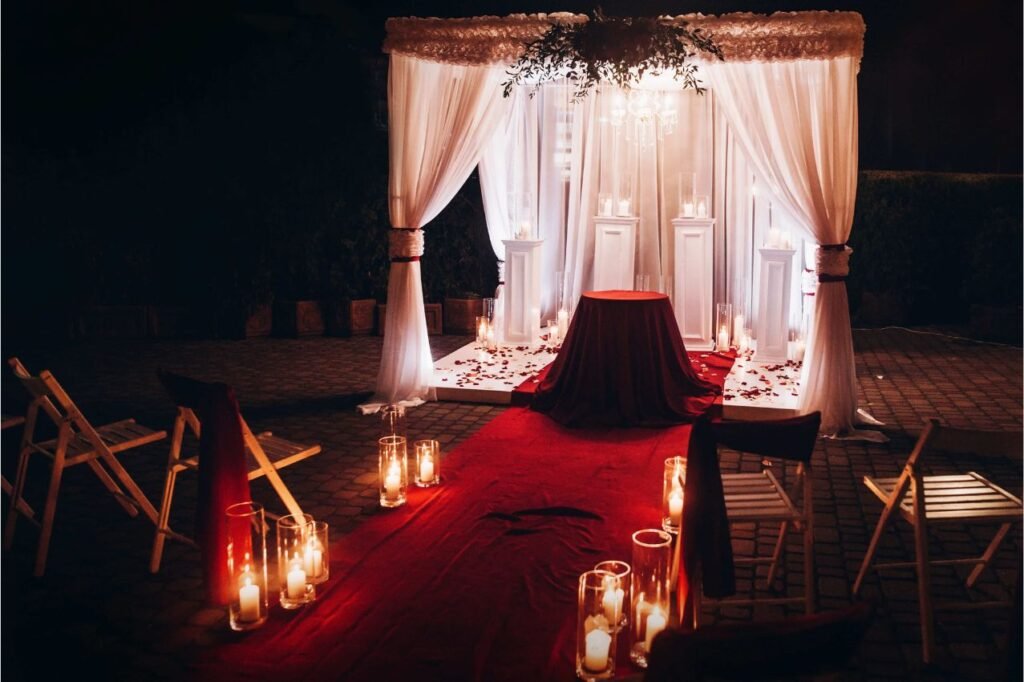 wedding-venue-aisle-with-candles-in-glass-lanterns-Q9SW74U.jpg